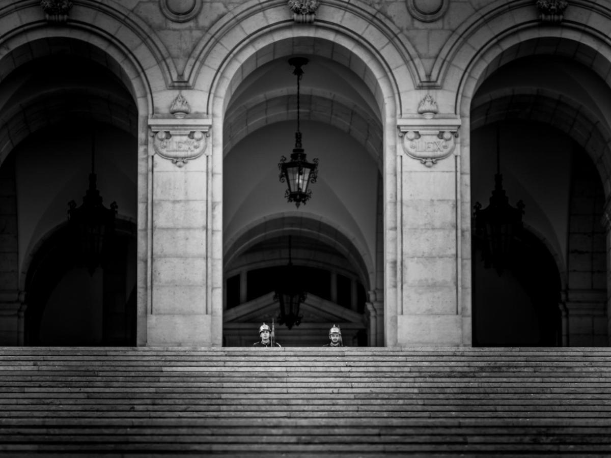 Style And Comfort In Downtown Lisboa Extérieur photo