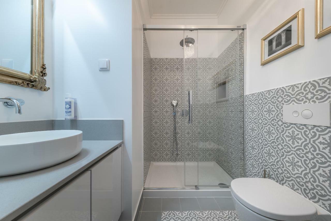 Style And Comfort In Downtown Lisboa Extérieur photo