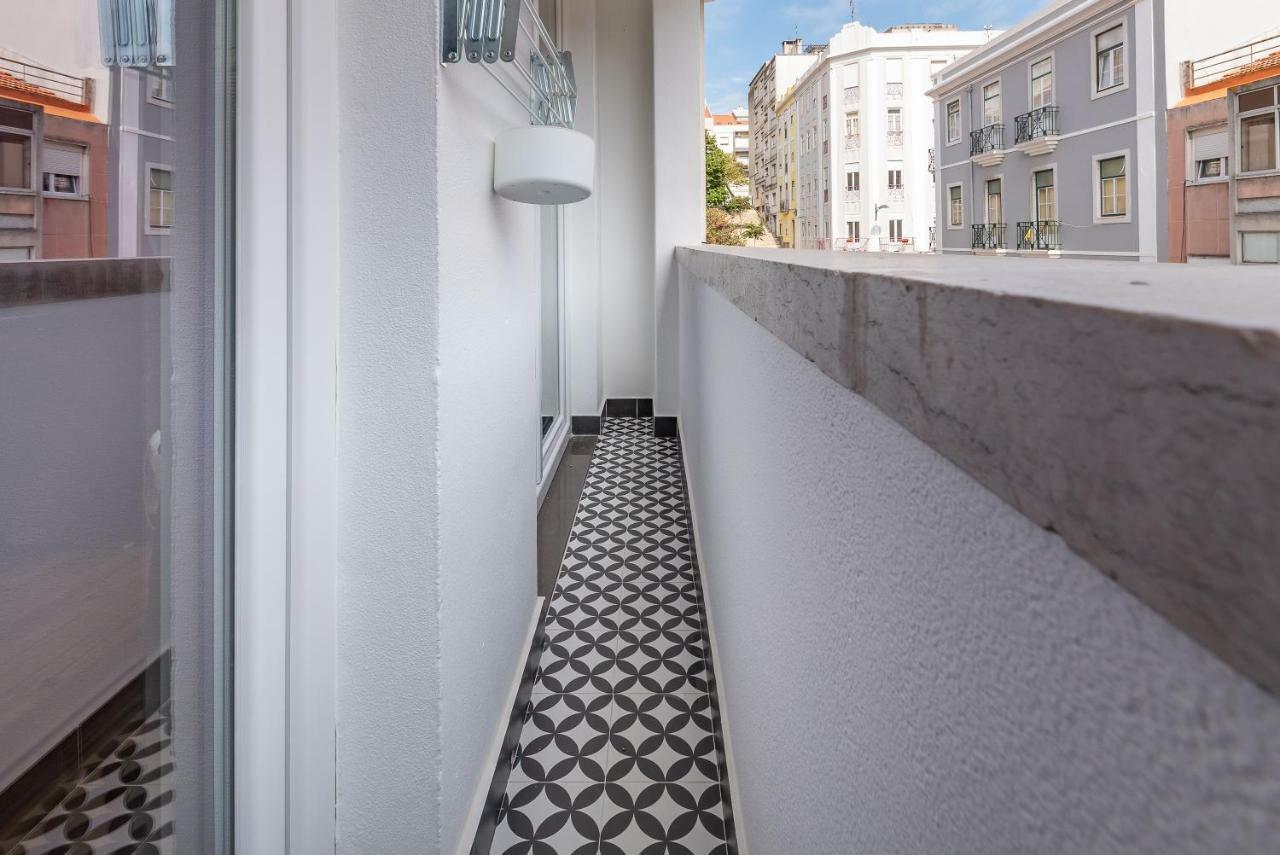 Style And Comfort In Downtown Lisboa Extérieur photo